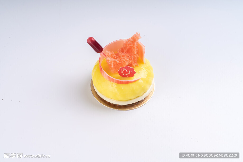 精致黄桃小蛋糕