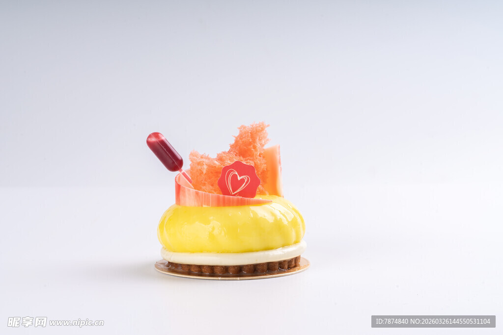 精致水果装饰小蛋糕