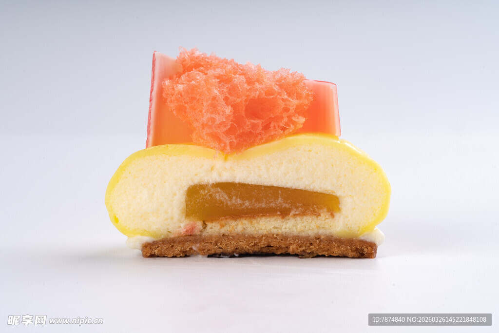 美味分层水果蛋糕