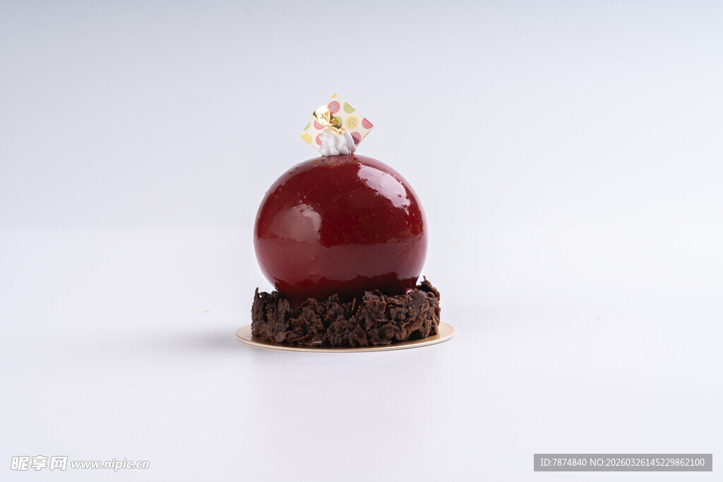 精致红果造型创意甜点