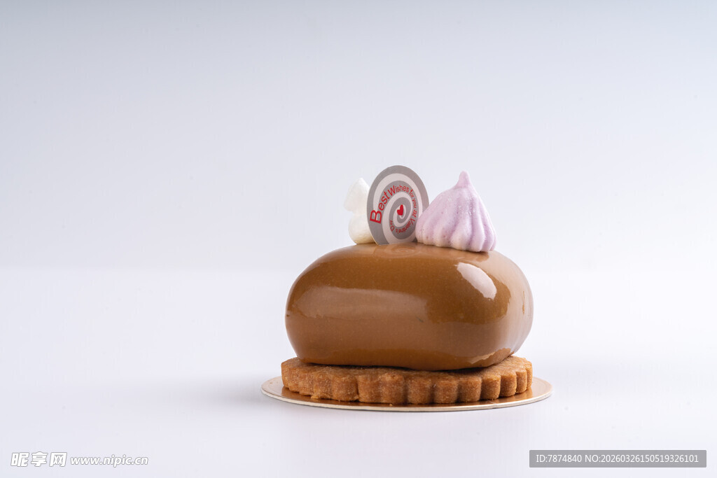 精致巧克力甜点造型独特