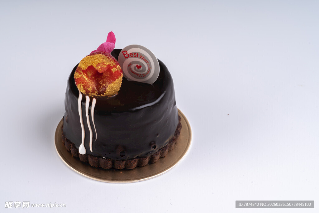 巧克力装饰小蛋糕