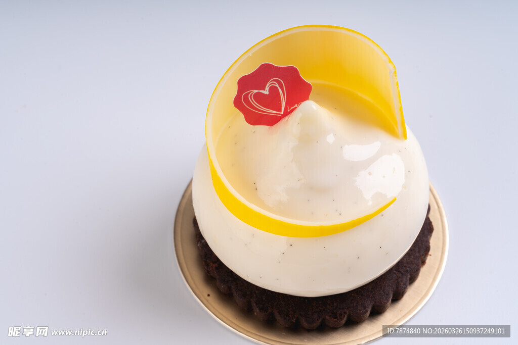 精致芒果奶油蛋糕