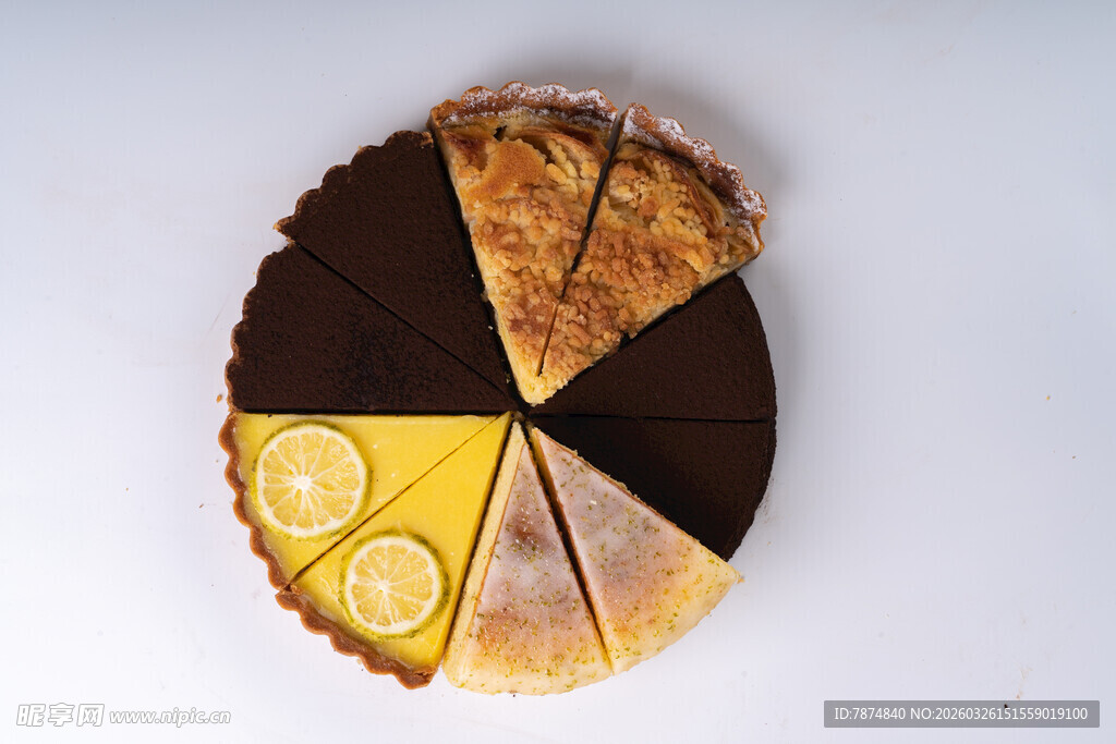 多样口味组合的美味蛋糕