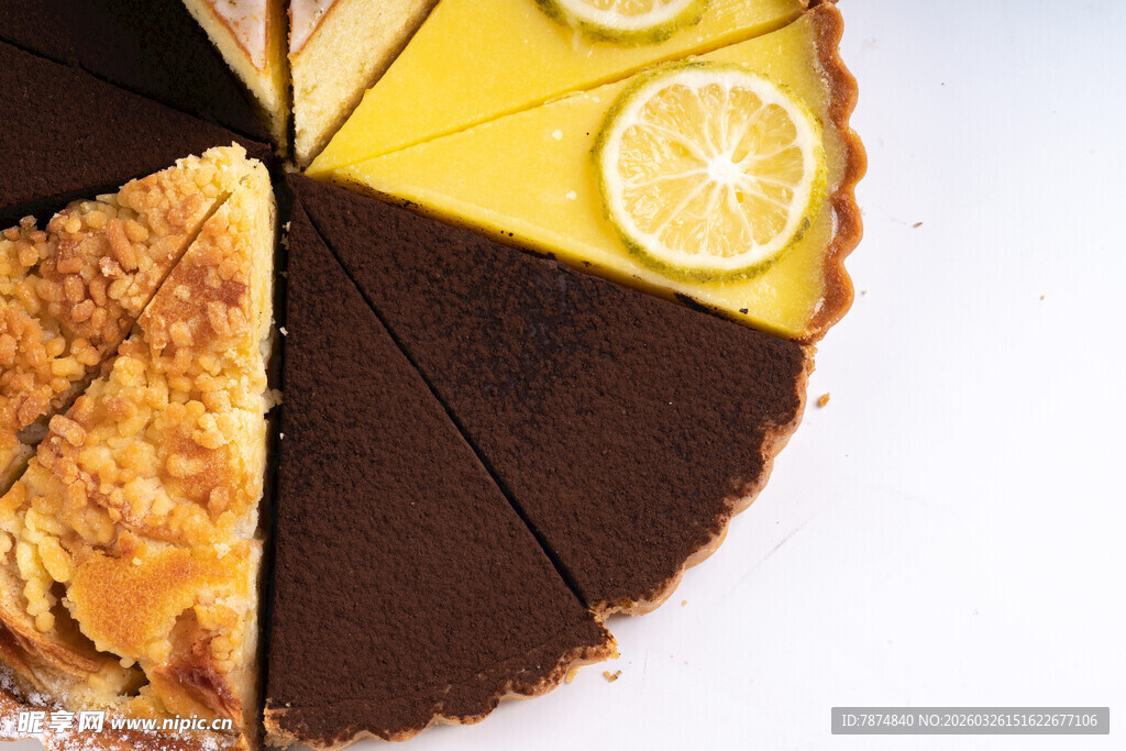 多样美味蛋糕切片展示