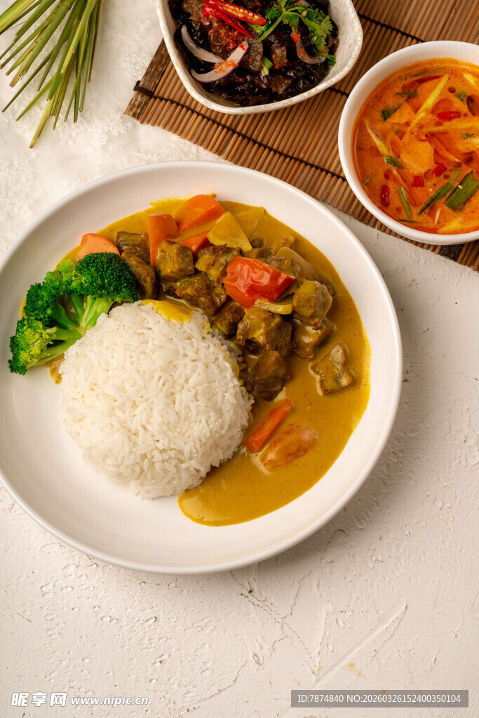 咖喱盖饭套餐 美味诱人