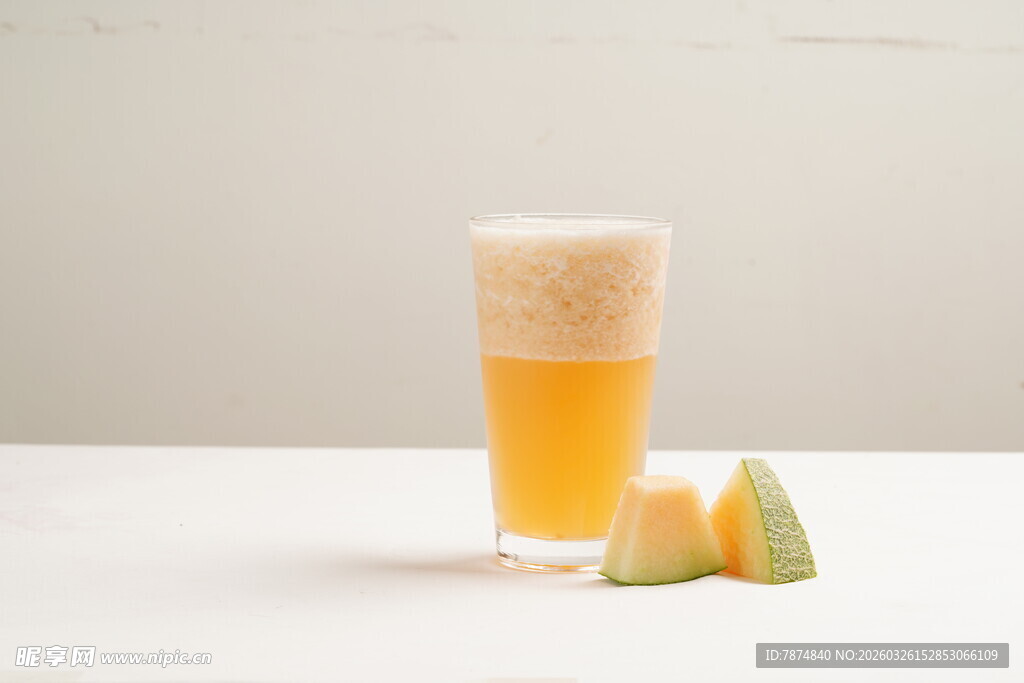 甜瓜汁配瓜块 清新一刻