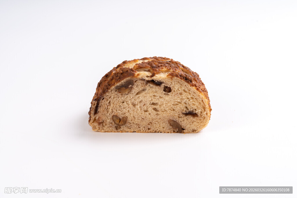 切片葡萄干面包特写