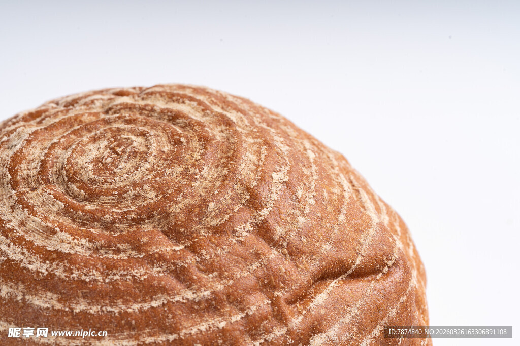 圆形多层纹理面包