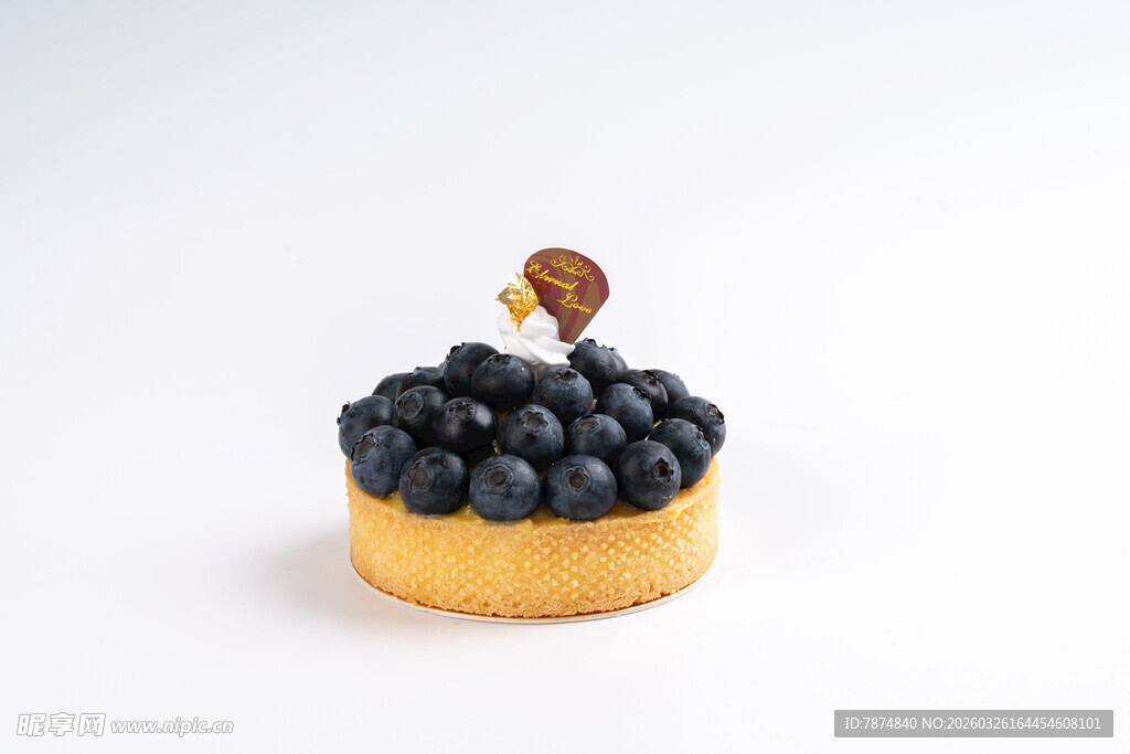 蓝莓塔上的精致小装饰