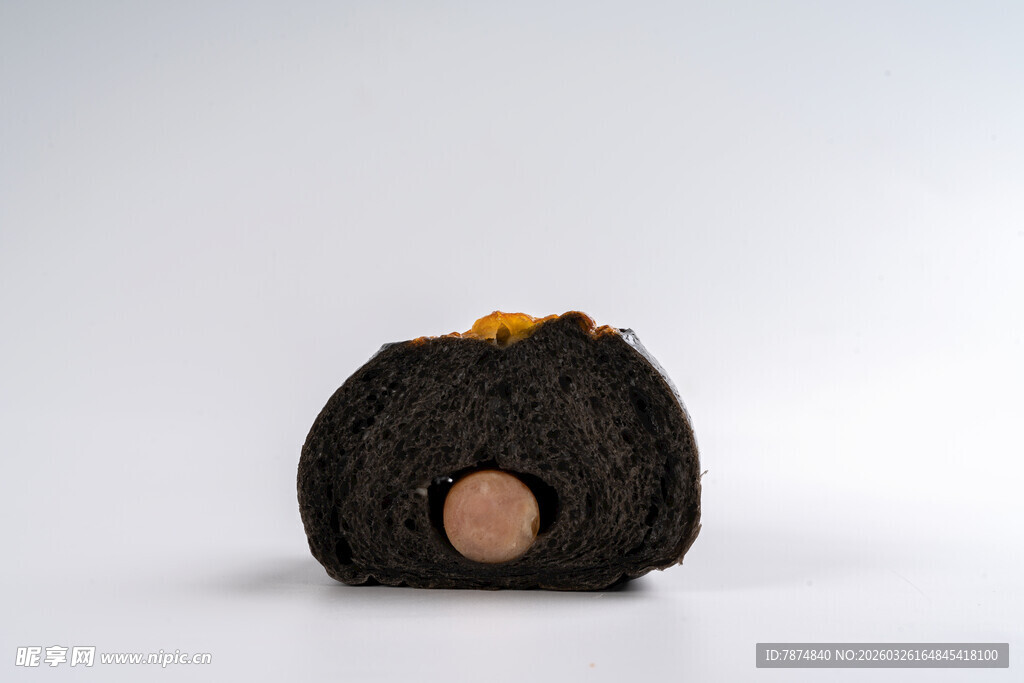 切开的巧克力面包