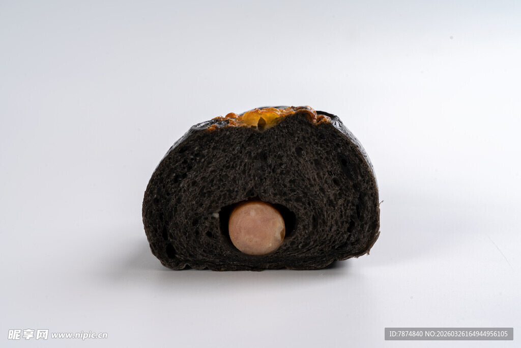 切开的巧克力面包