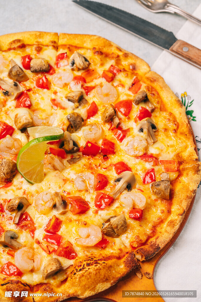 美味海鲜披萨诱人呈现