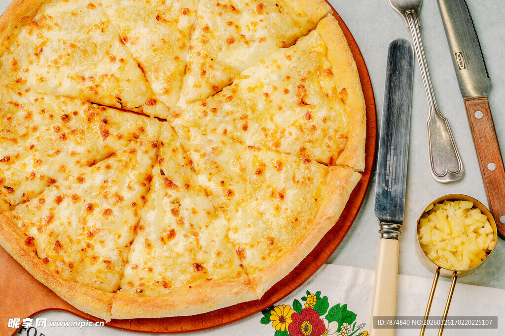 美味芝士披萨诱人呈现