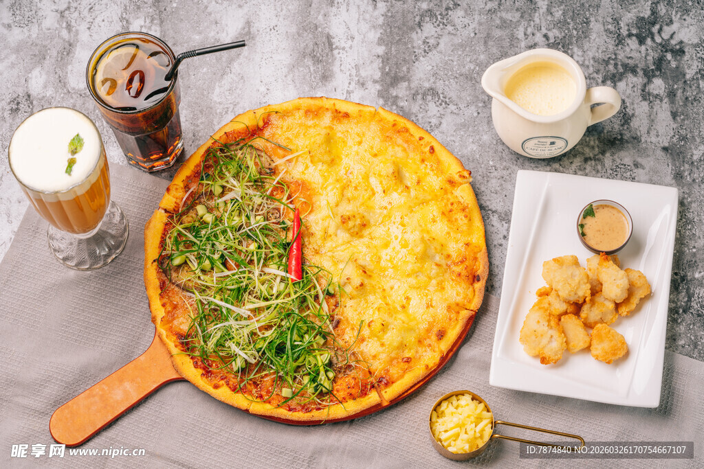 美味披萨搭配多样美食