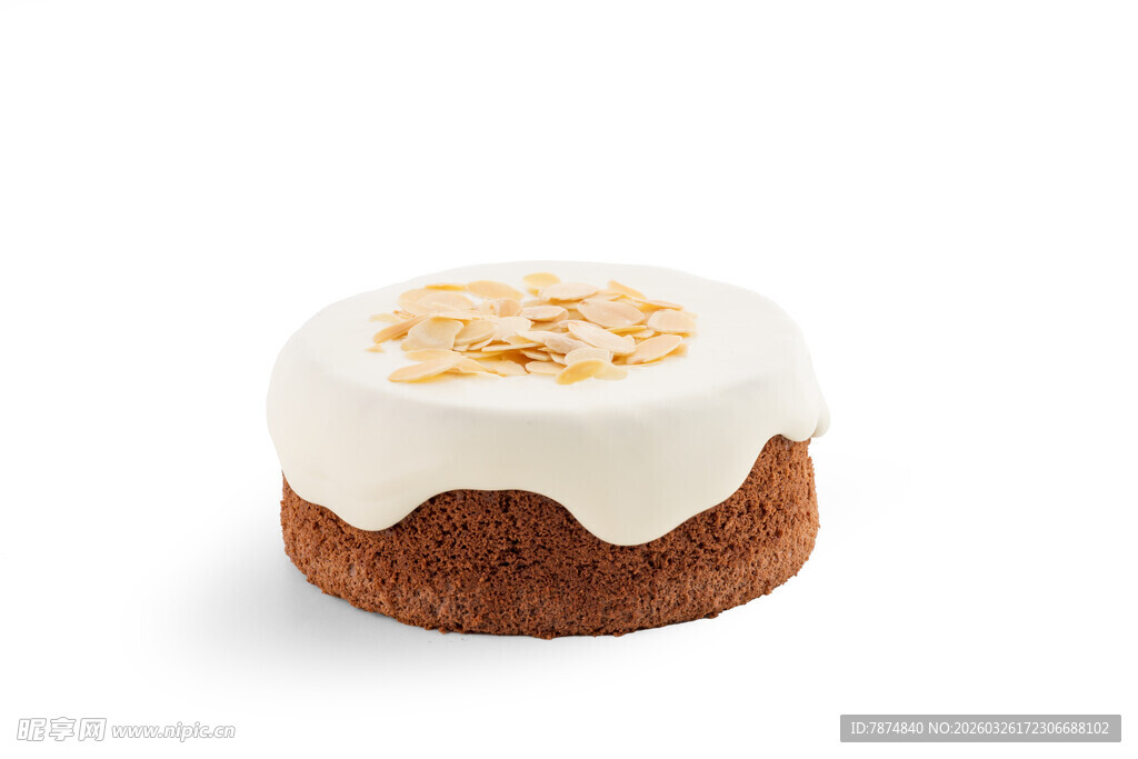 奶油坚果装饰小蛋糕