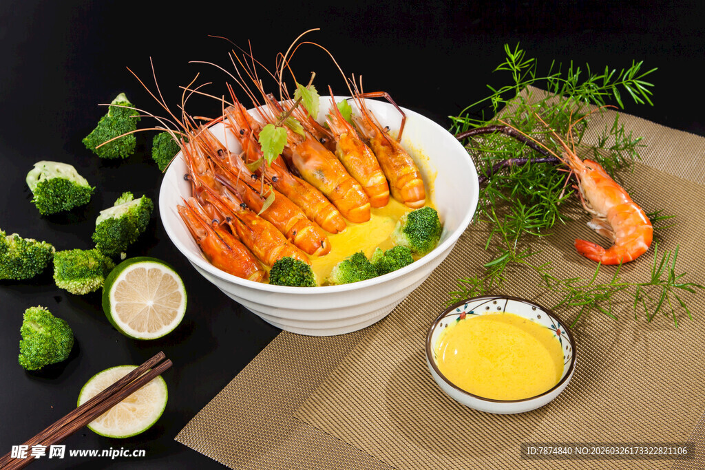 美味虾仁蒸蛋摆盘精致