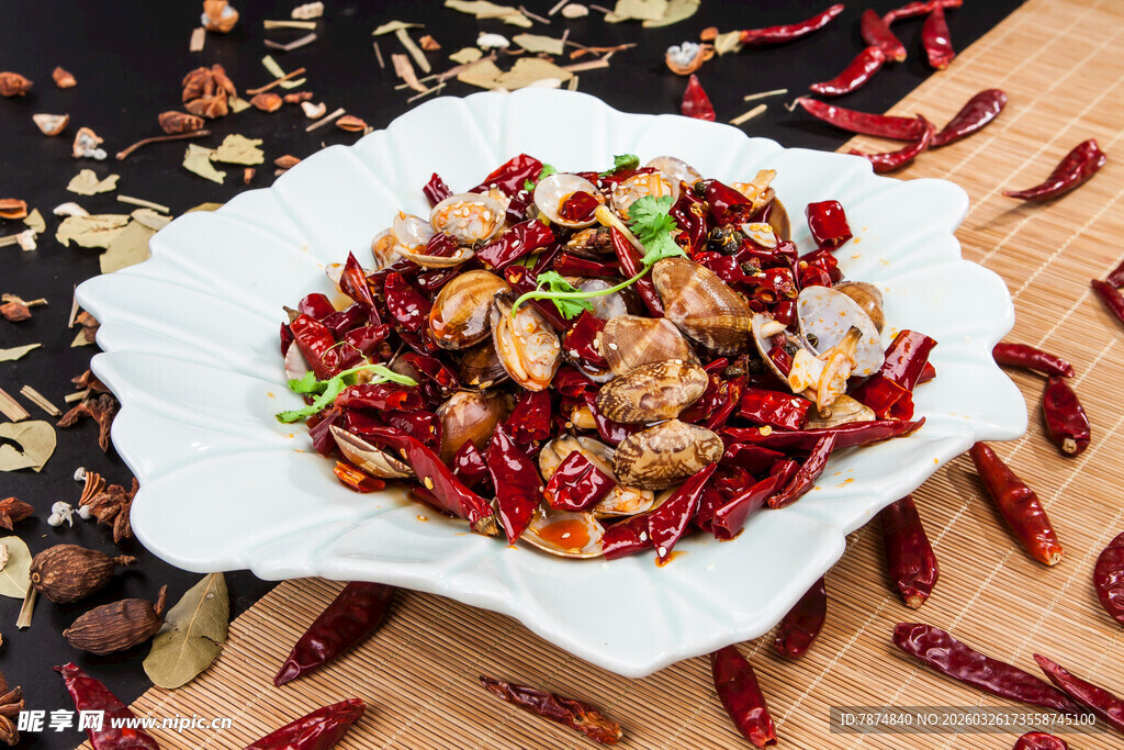 香辣美味炒花甲装盘展示