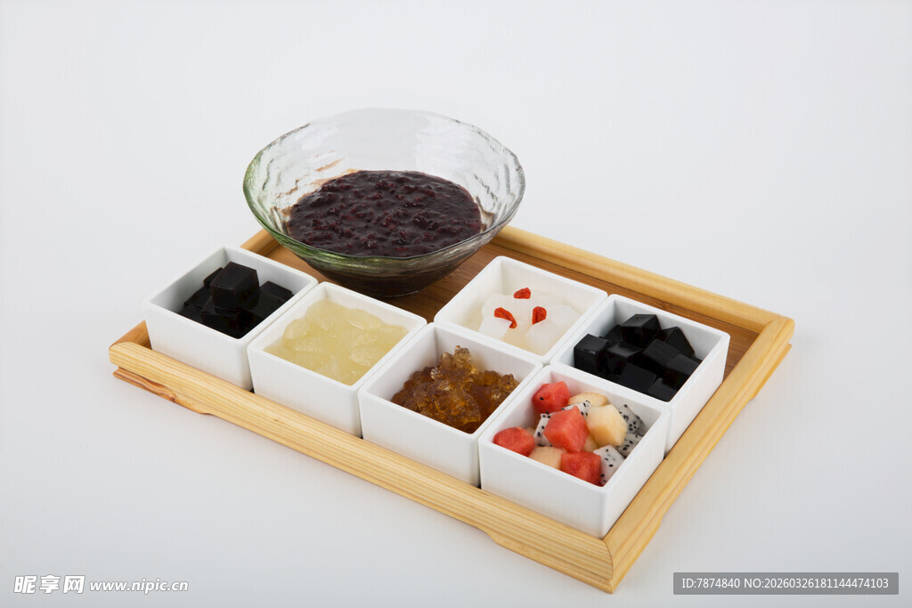 多样甜品组合托盘