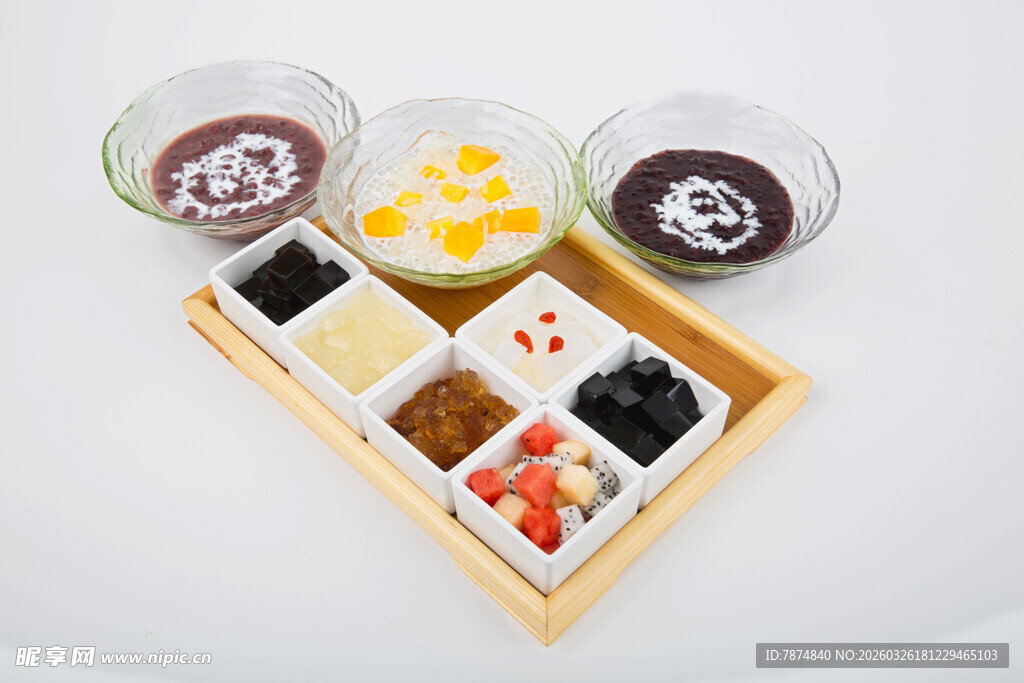 多样美味甜品拼盘