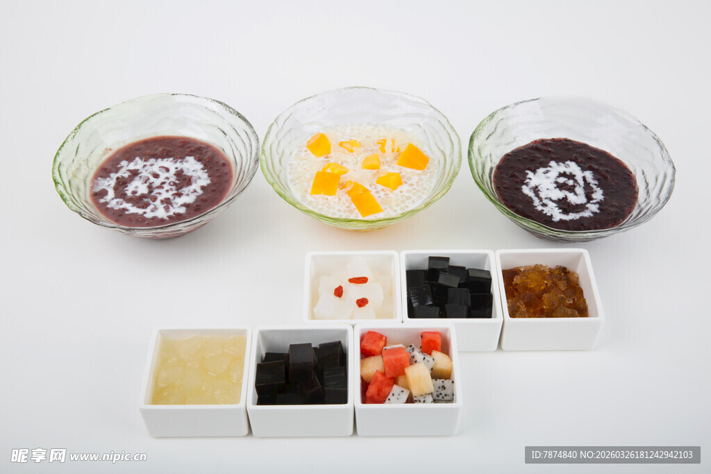 多样美味甜品食材组合