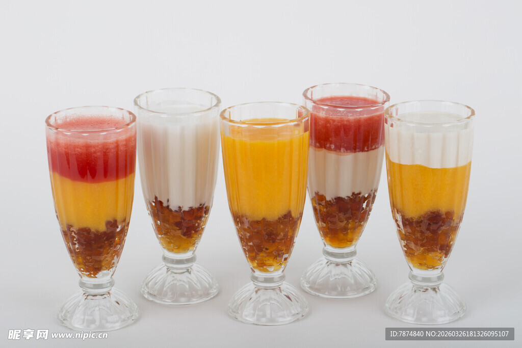 多彩分层饮品 视觉味觉盛宴