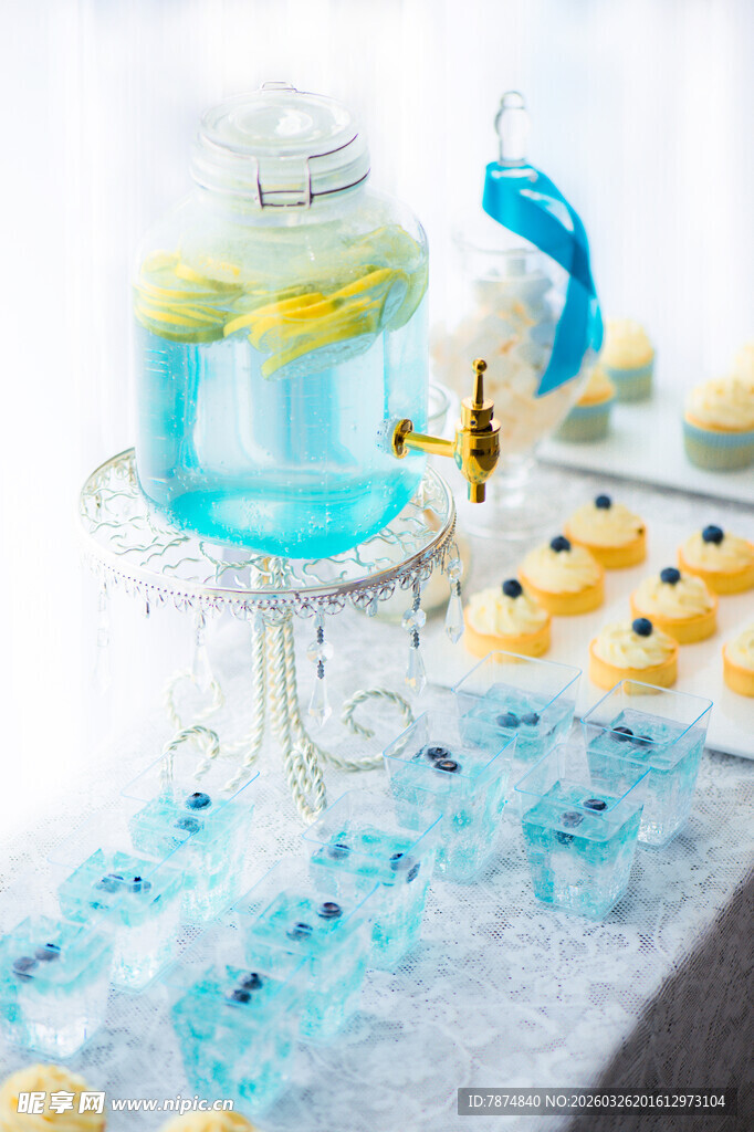 梦幻蓝色系精致甜品布置