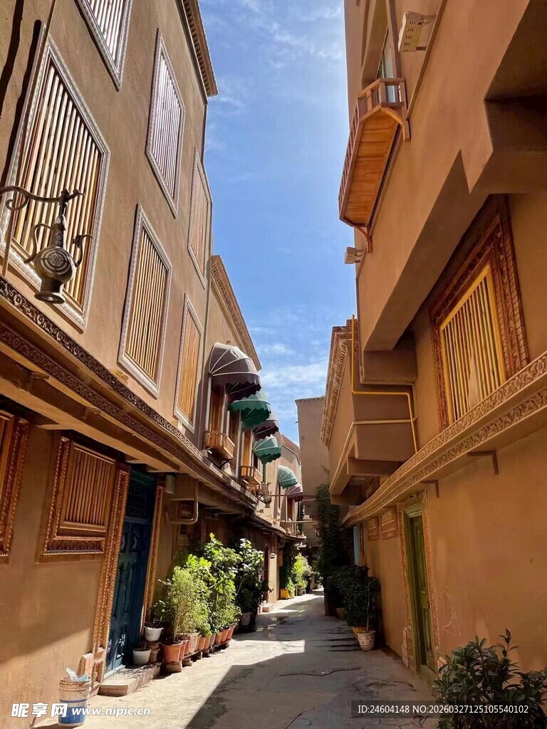 古巷民居静谧的岁月角落