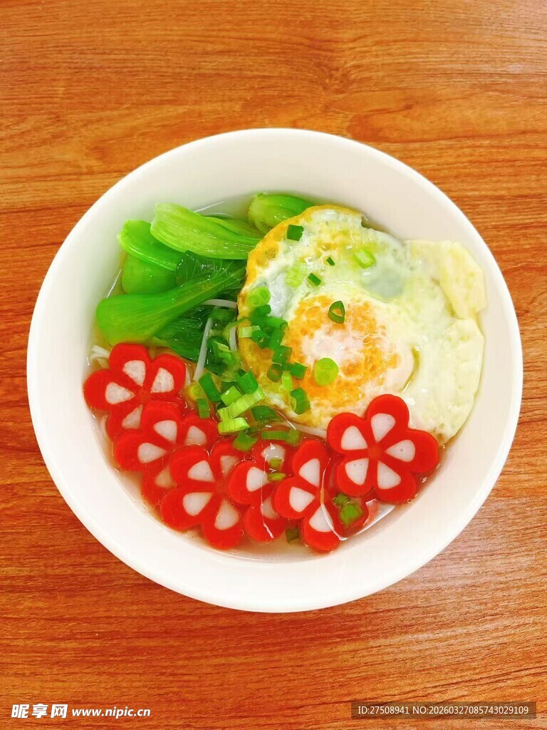 鱼糕青菜鸡蛋面