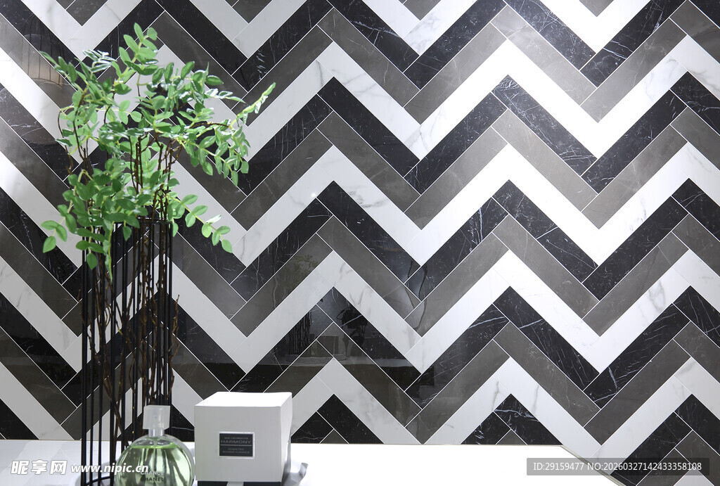 黑白锯齿纹瓷砖搭配绿植