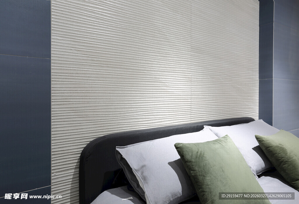 简约卧室床头墙饰展示