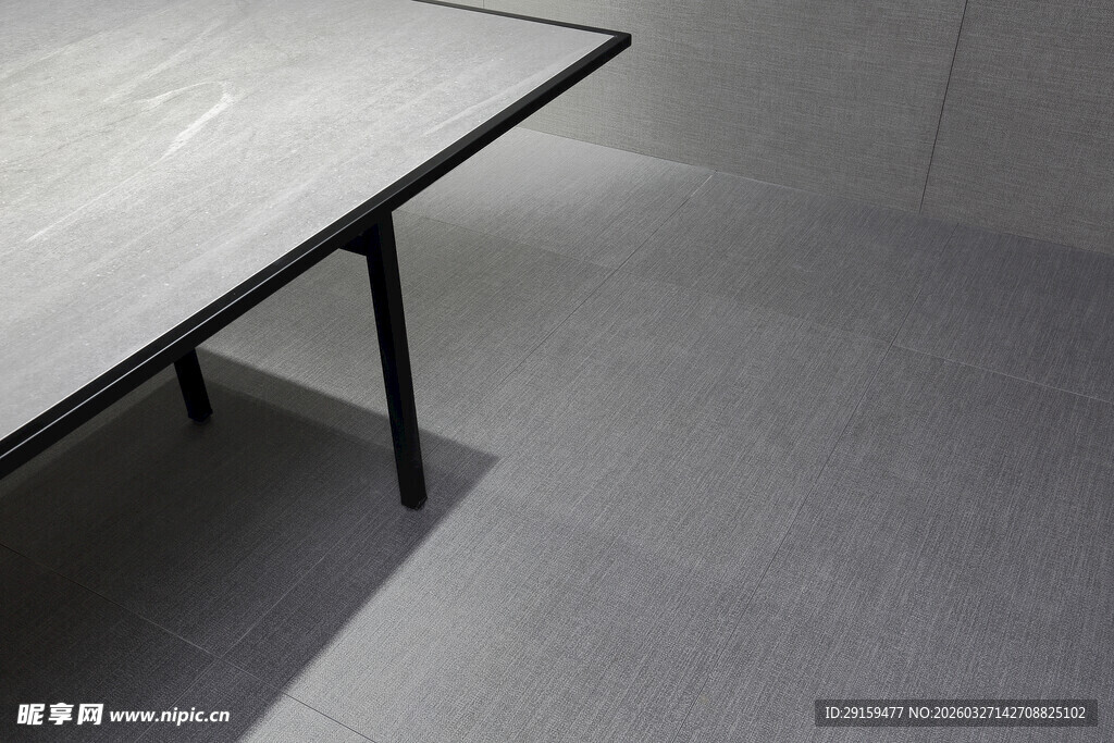 简约现代风格的金属桌脚