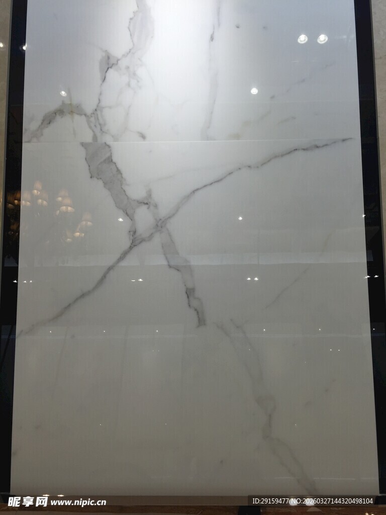 白色大理石纹理瓷砖展示