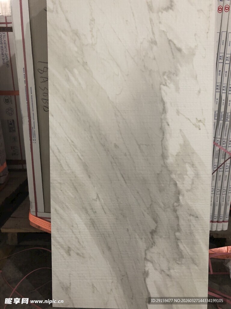 白色大理石纹理瓷砖展示