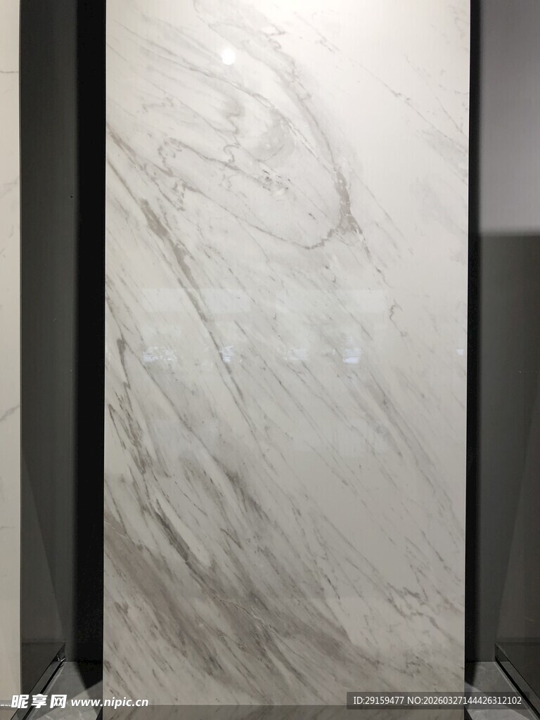 白色大理石纹理瓷砖展示