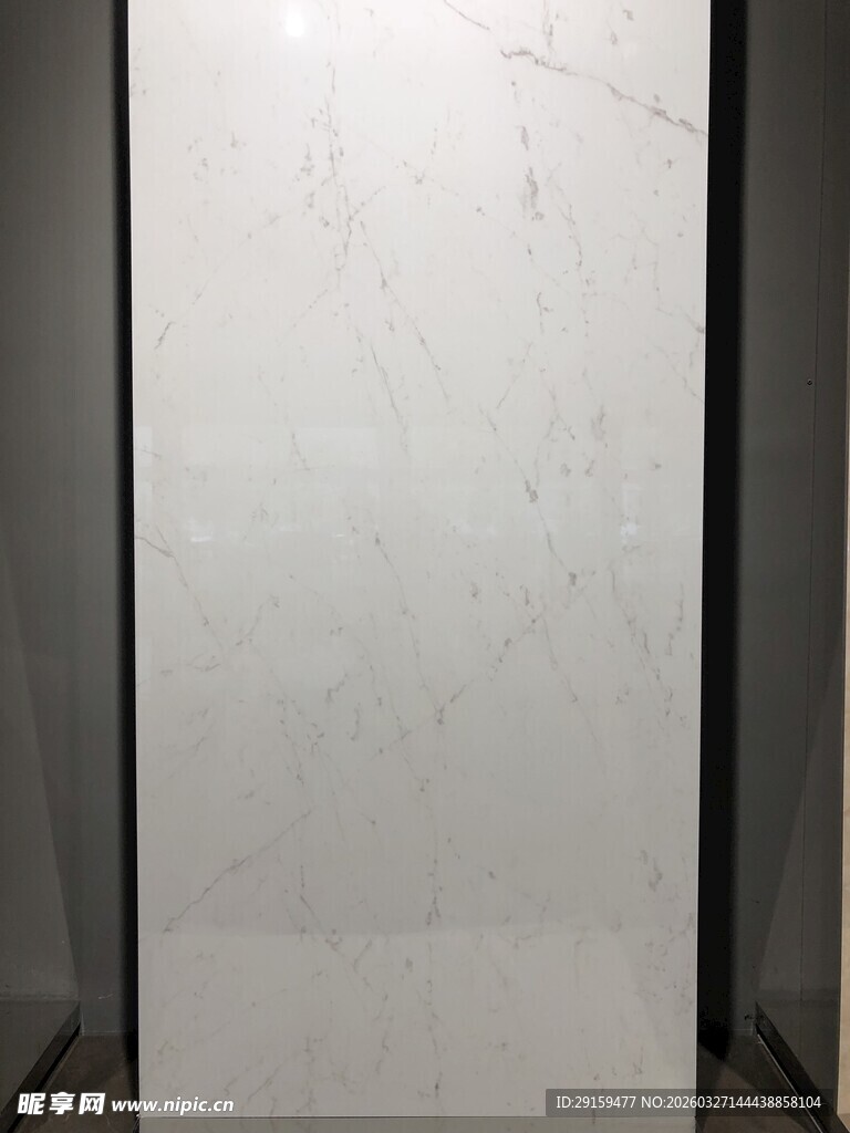 白色大理石纹理瓷砖展示