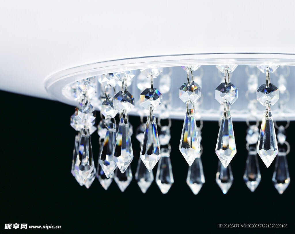 璀璨水晶吊灯特写