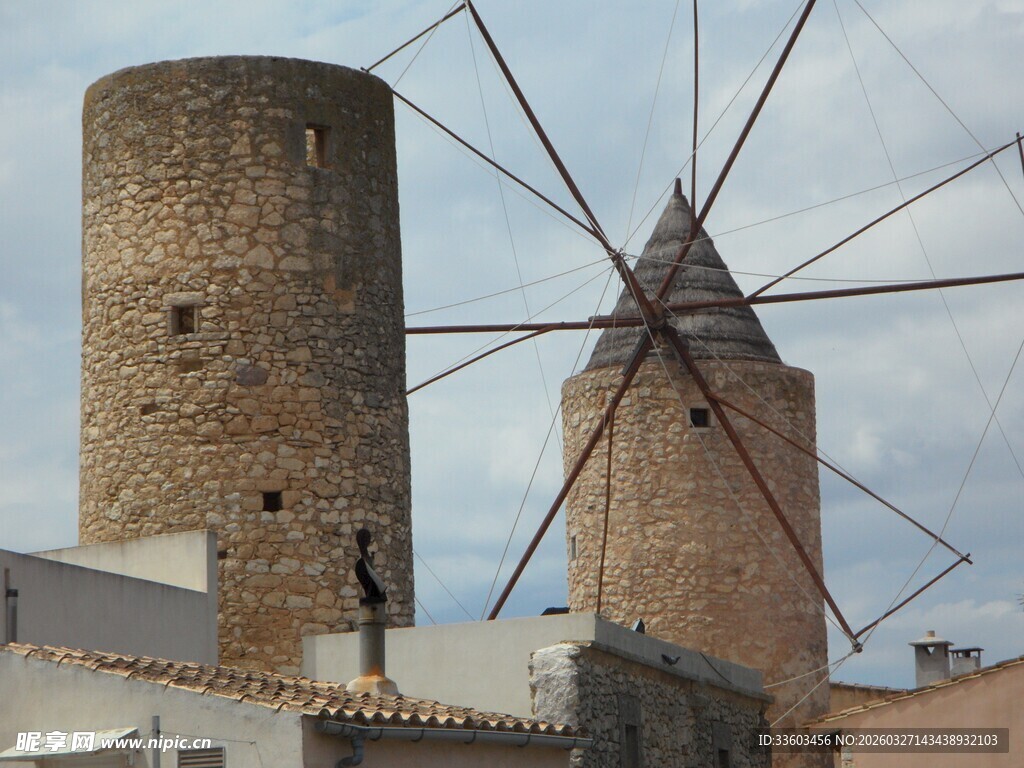 古老风车建筑景观