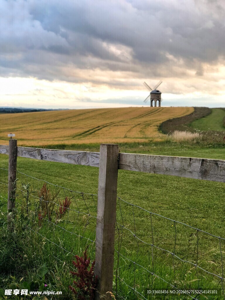 田园风车美景