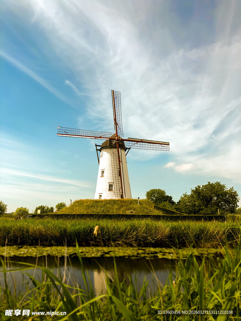 荷兰田园风车美景