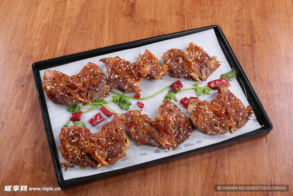 美味香酥排骨摆盘精致