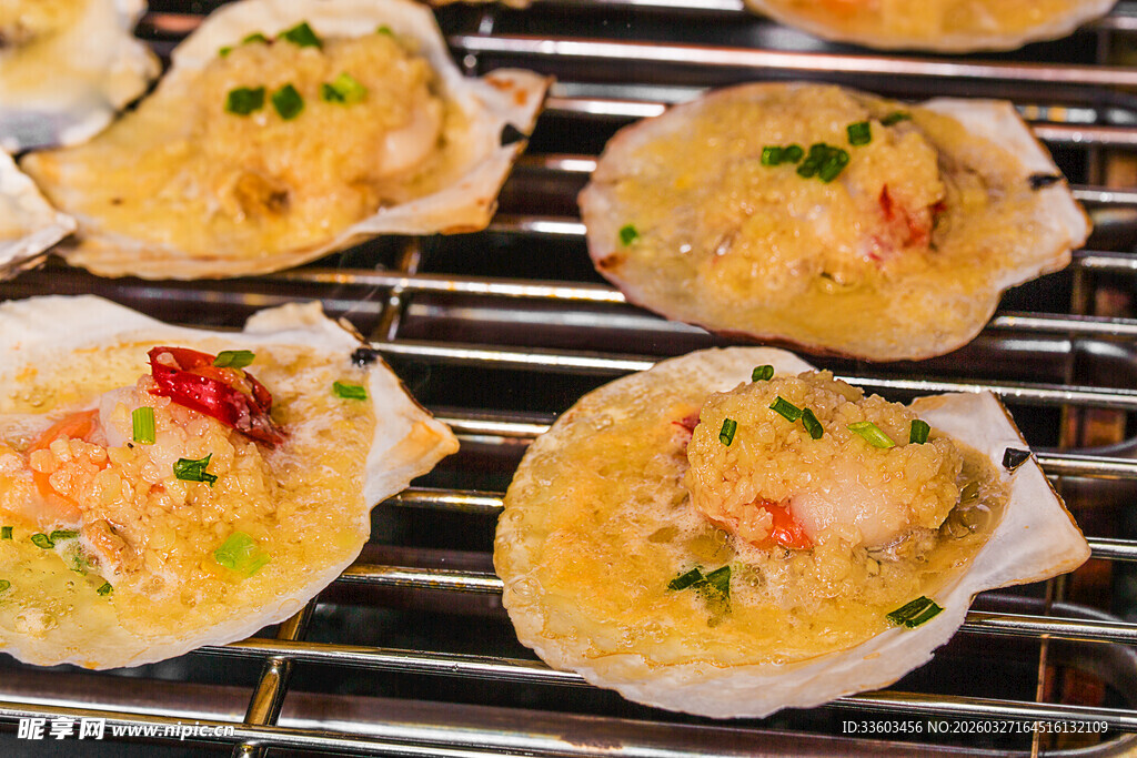 烤扇贝美食诱人画面