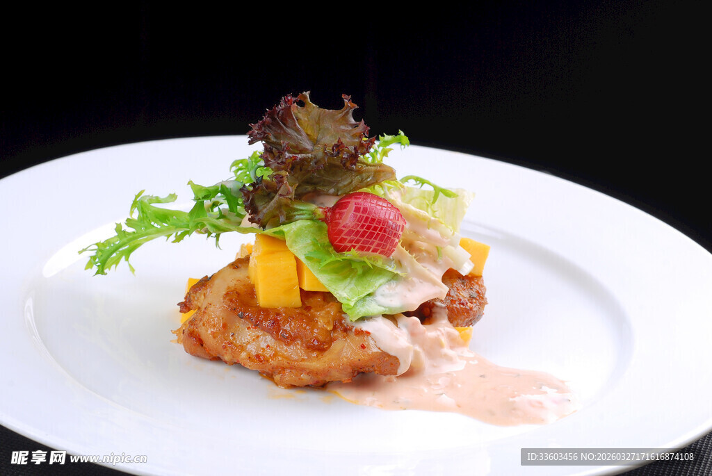 精致美味的创意摆盘菜肴