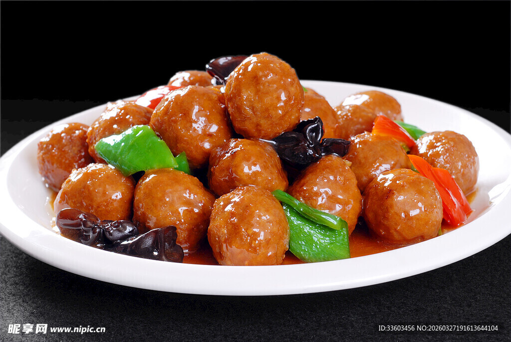 红烧丸子配时蔬