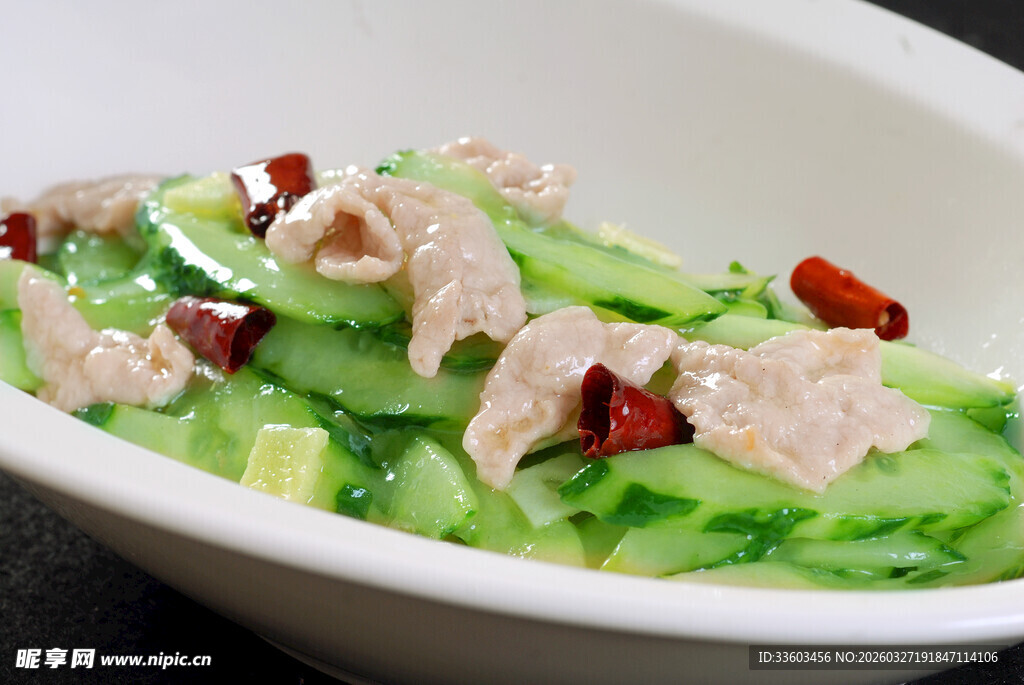 黄瓜炒肉片