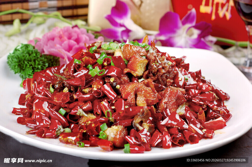 香辣诱人的美味辣子鸡