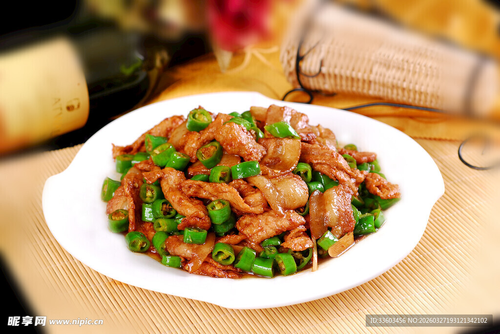 青椒炒肉丝美味菜肴