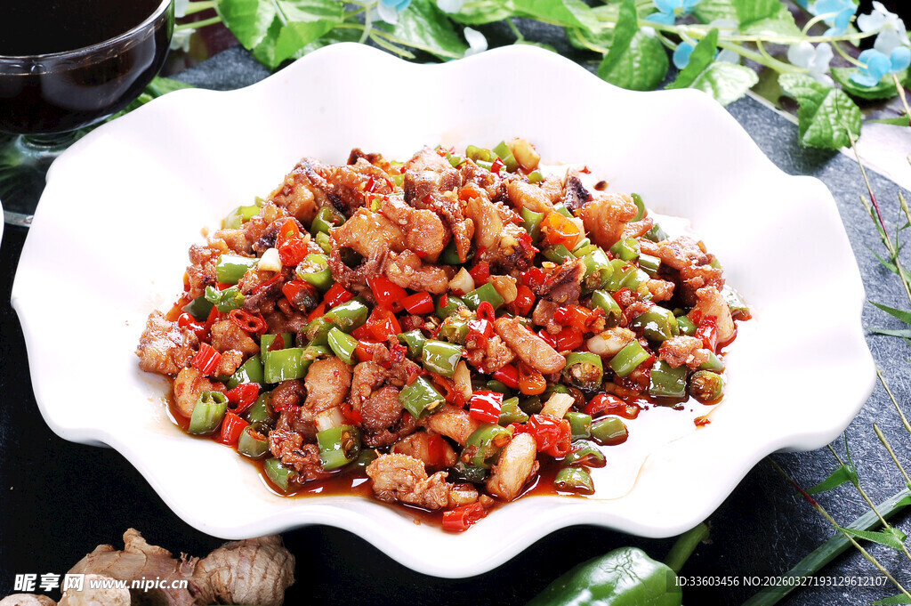 美味香辣炒兔肉