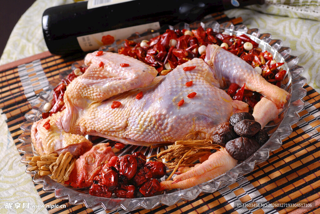 滋补红枣炖鸡美食展示