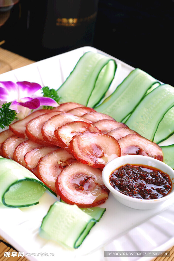 凉拌猪耳配蘸料